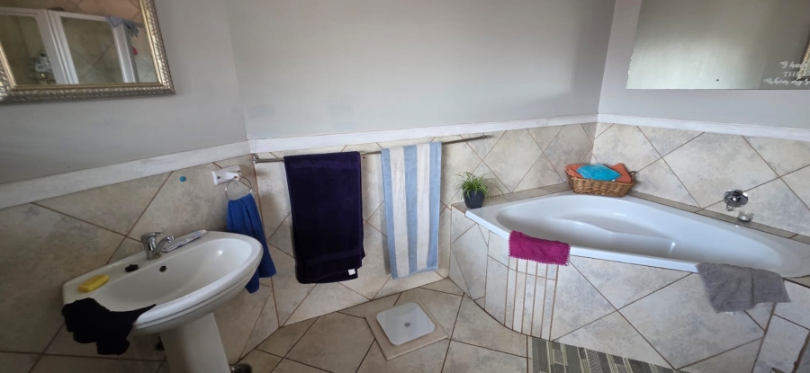 4 Bedroom Property for Sale in Miederpark North West